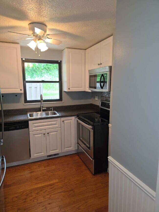 Photo - Beautiful Three Bedroom Townhome in Hunting Ridge Community