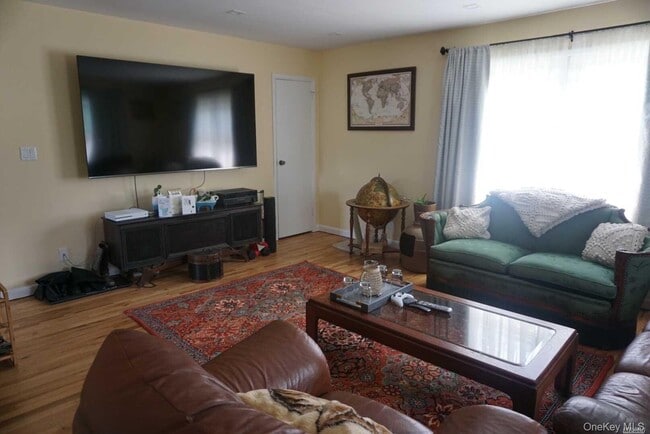 Photo - 8 Hallock St Unit 1st Fl