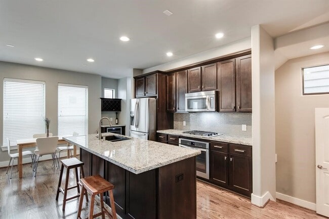 Photo - 1428 Wilson St