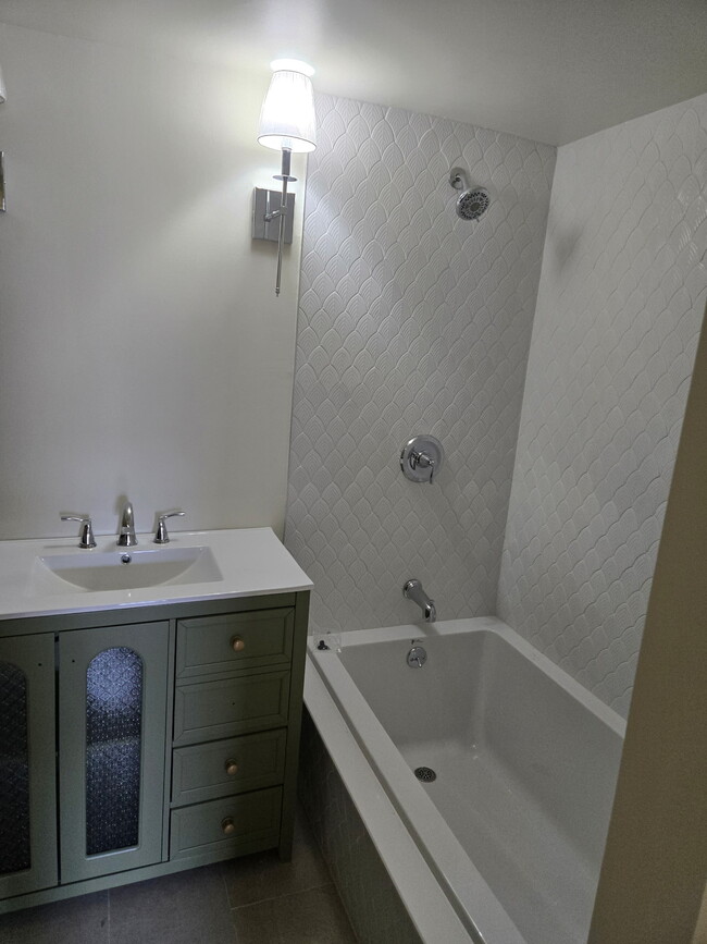 Photo - 5 Oil Mill Ln Unit 5