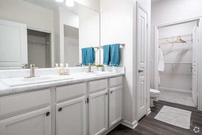 3BR, 2BA - 1,370SF