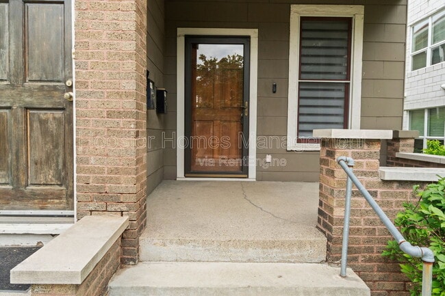 Photo - 920 Broadway St Unit Condo B