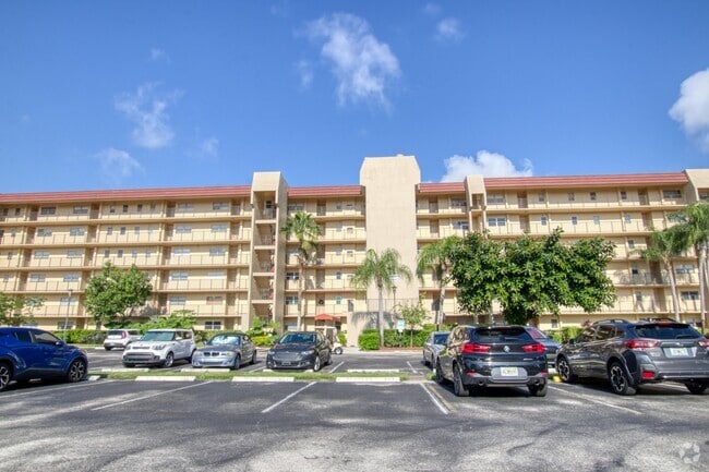 Building Photo - 3590 Via Poinciana Unit 614 Rental