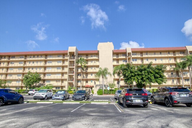 Building Photo - 3590 Via Poinciana Unit 614 Rental