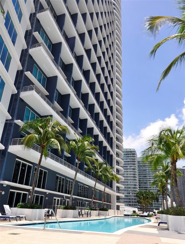Photo - 60 SW 13th St Unidad 1408 Rental