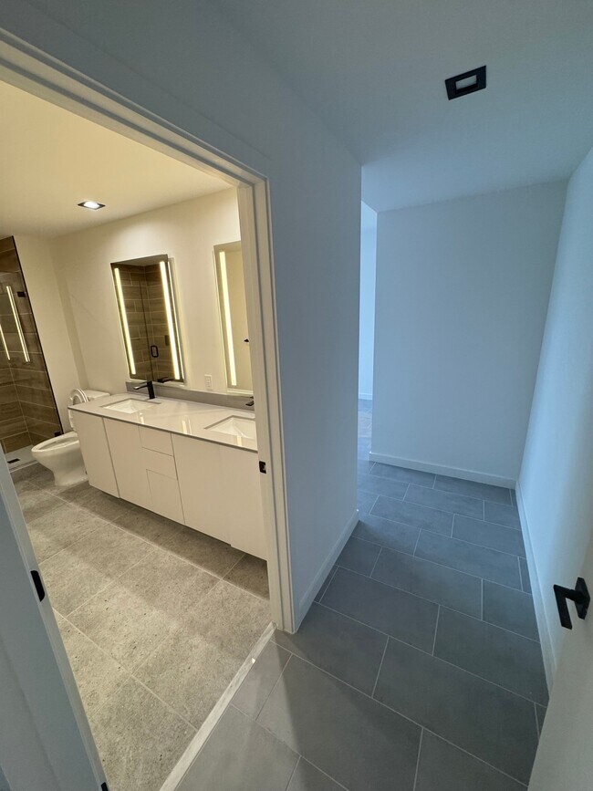 Hallway Master Bedroom - 81 NW 30th St Apartments Unit B2