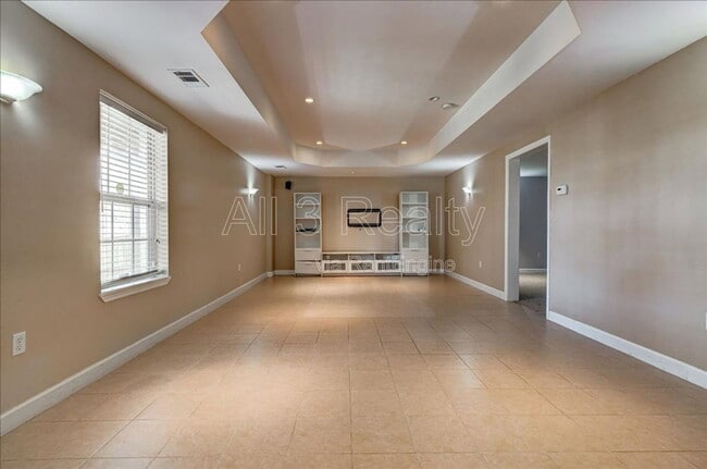 Photo - 2540 Alvecot Cir SE