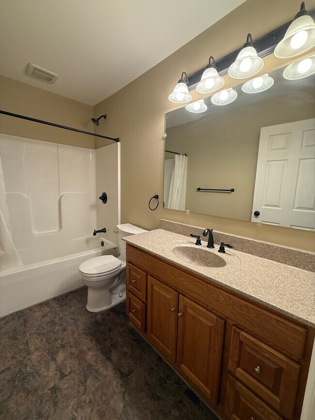 Photo - 357 Walnut St