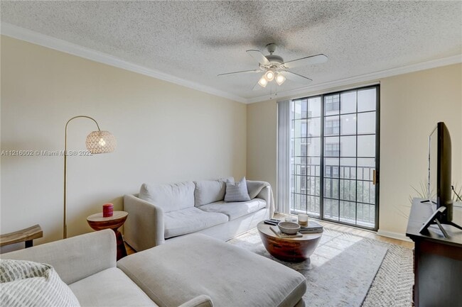 Photo - 1919 Van Buren St Unit 620A