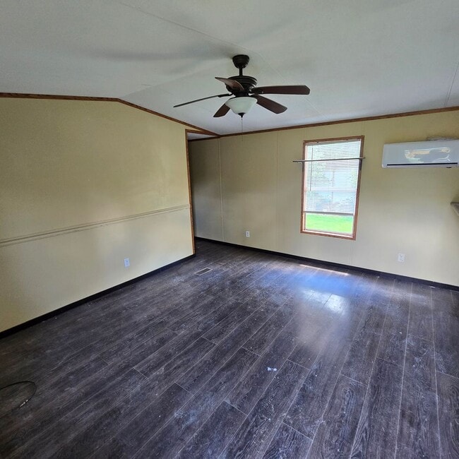 Photo - City Charm and Country Livin' 2/1 Mobile H... Unidad 511 Ferrell