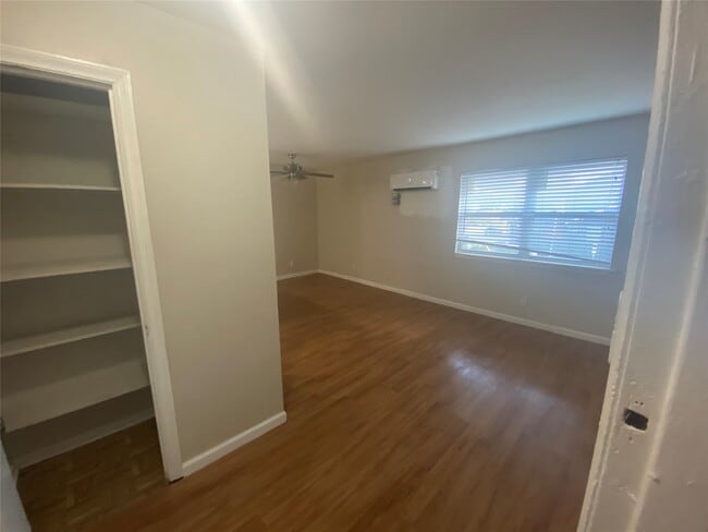 Photo - 502 W Alabama St Unit 24