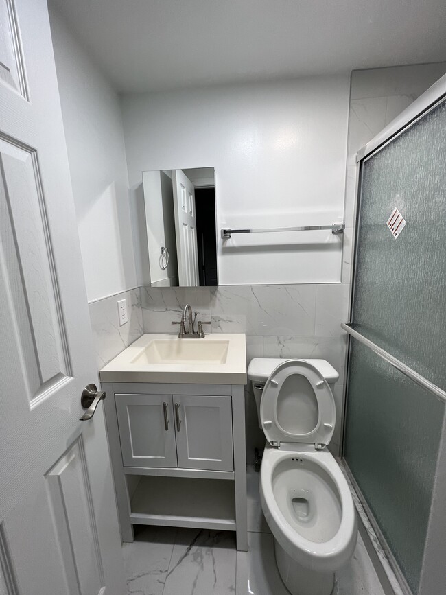 Photo - 3820 Hamilton St