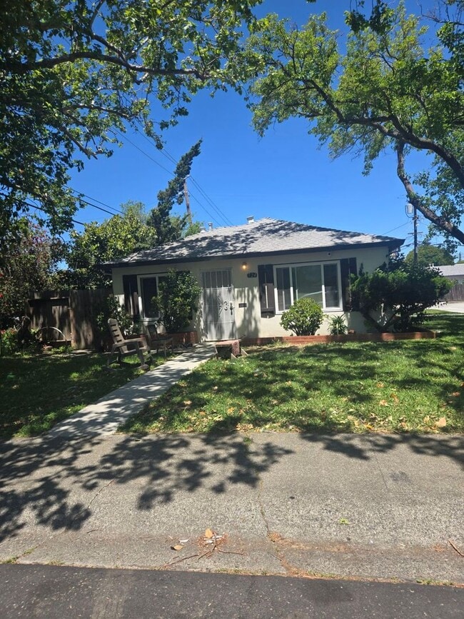 Building Photo - 518 Carpenter St Unit 522 Carpenter St