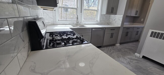 Photo - 69 Ashwood Ave