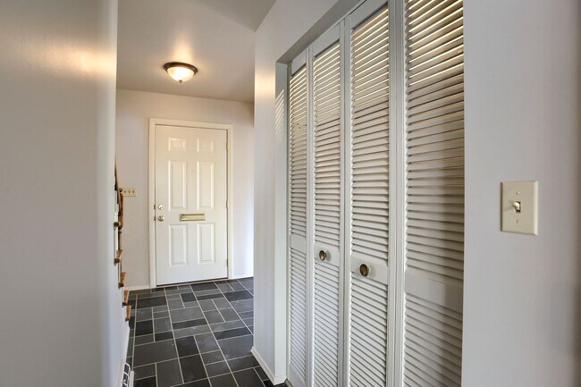 Photo - 332 Deerfield Rd