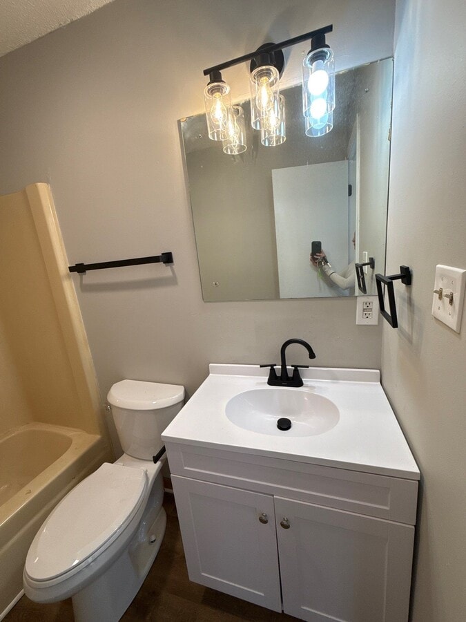 Photo - 129 E Jefferson St