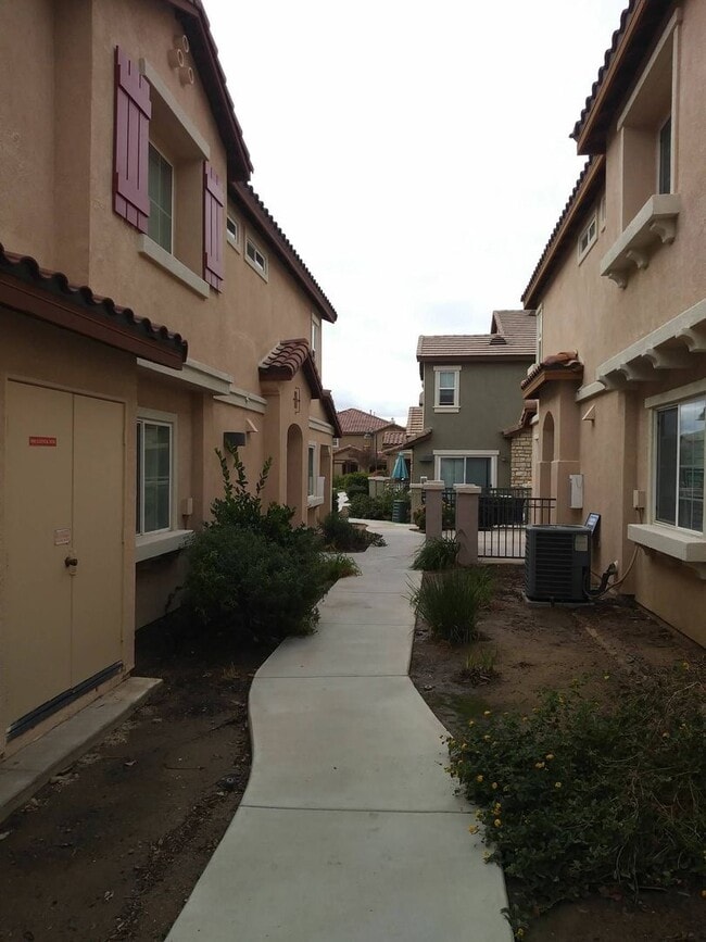Photo - Spacious 3 Bedroom Moreno Valley Townhouse in Gated  Community!