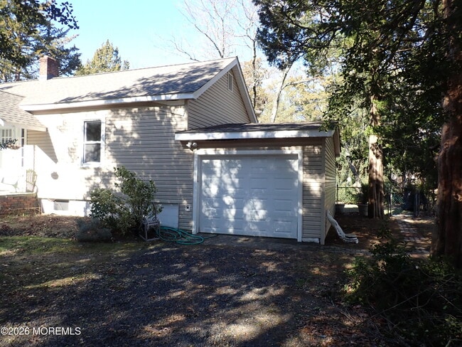 Photo - 1490 Davidson Ave