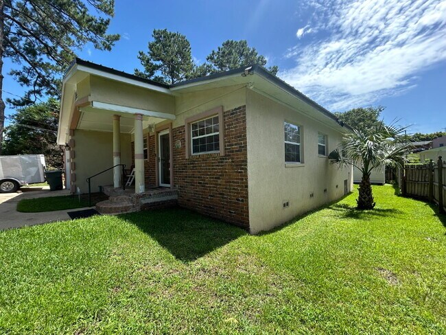 Photo - 1103 Calloway St