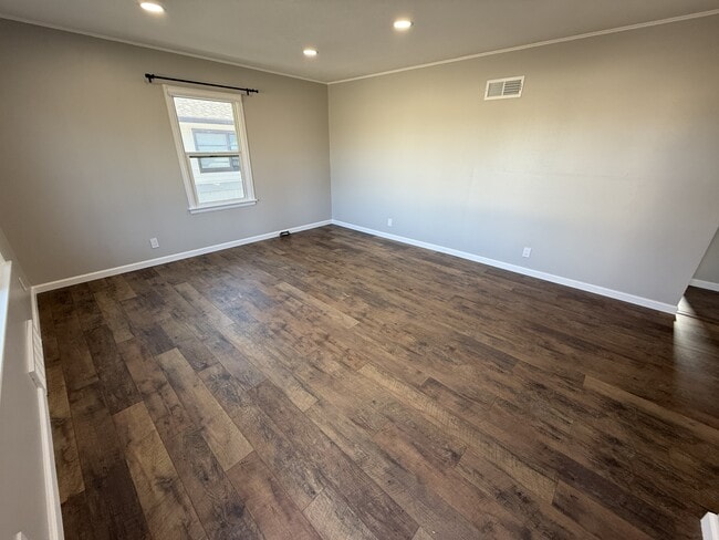 Photo - 3250 3rd Ave S