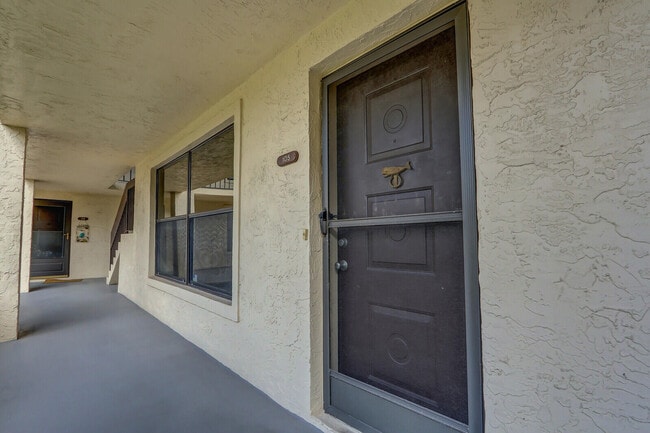 Photo - 91 SW South River Dr Unit 105