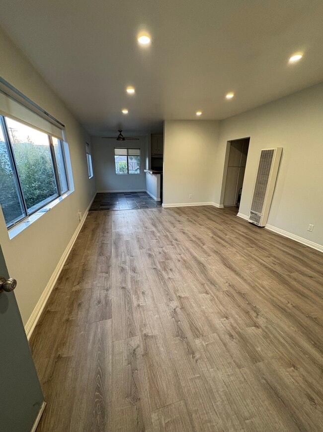 Sala de estar - 3322 Helms Ave