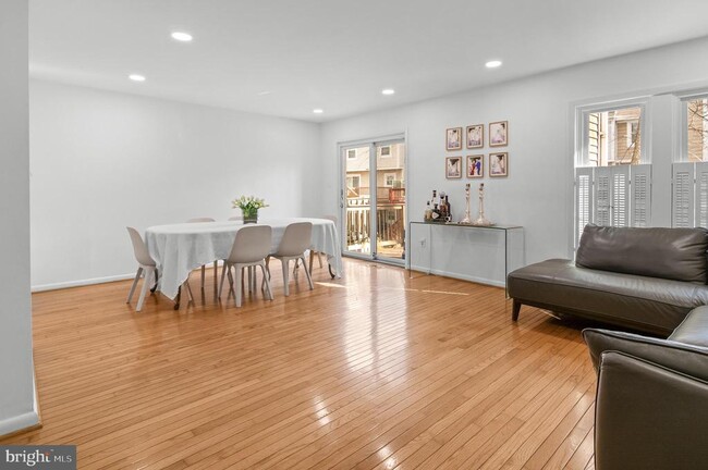 Building Photo - 6939 Copperbend Ln