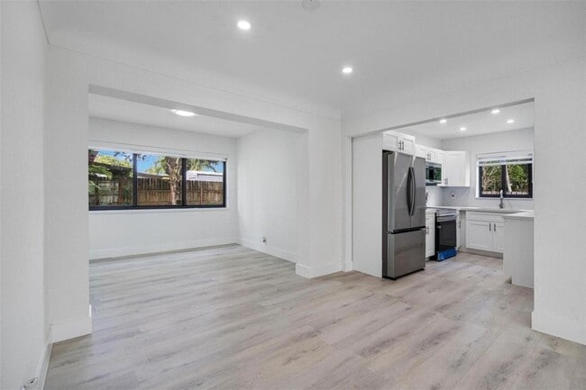 Photo - North 25th Avenue