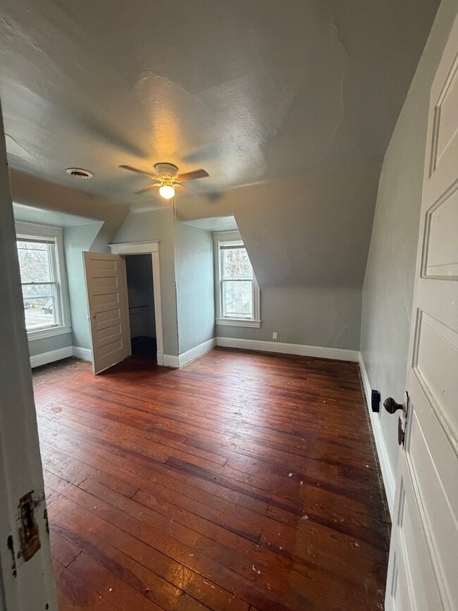 Photo - 616 W 6th St