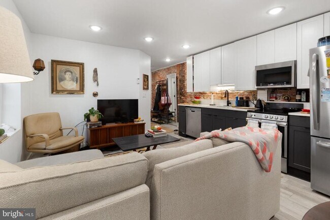 Photo - 212 Catharine St Unit 6