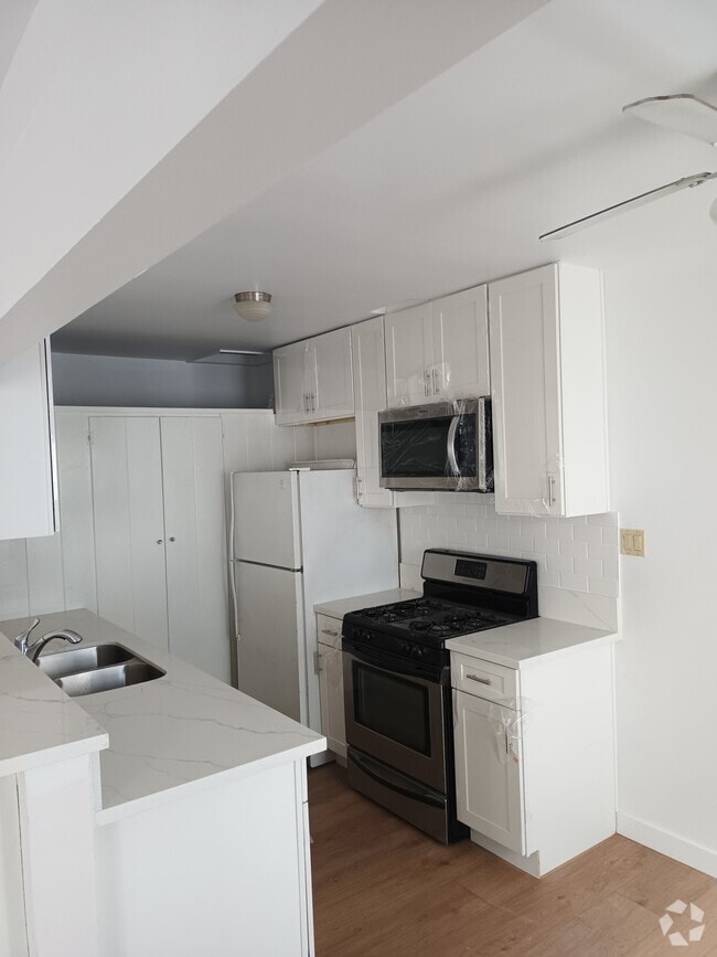 Building Photo - 554 8th St Unit A Rental