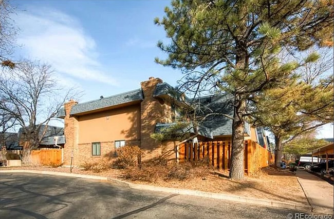 Building Photo - Large, Lovely 2BD/1.5BA Townhouse-Style Condo — Steps from Highline Canal!