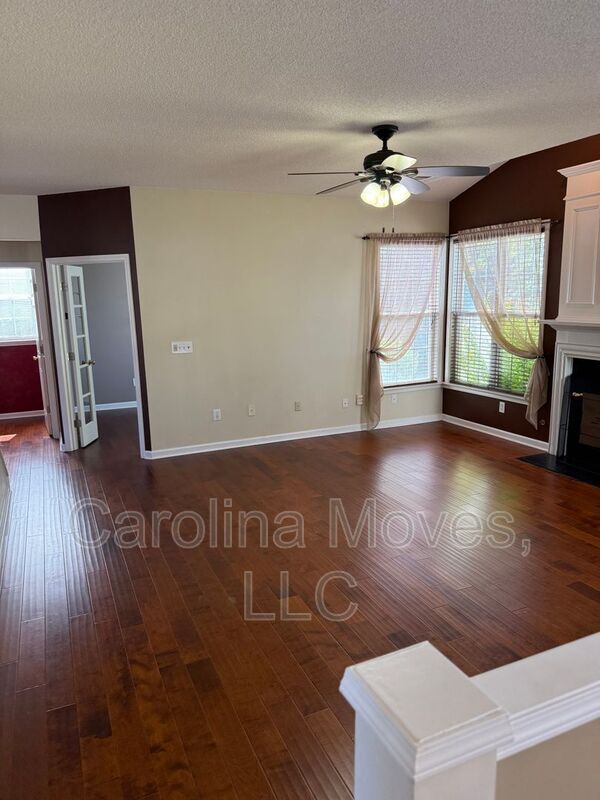 Photo - 4 Bay Hill Dr