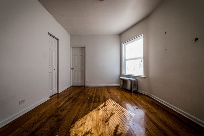 Photo - 8141 S Kingston Ave Chicago, IL 60617