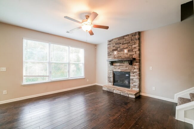 Photo - 4025 Tarnwood Pl