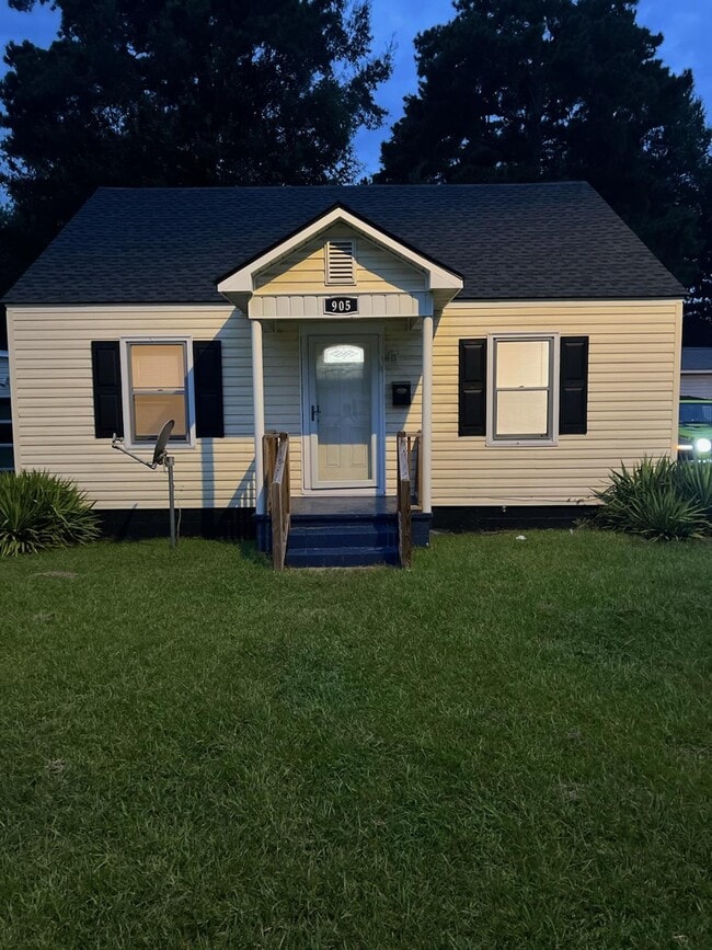 Building Photo - 905 N Layton Ave Rental