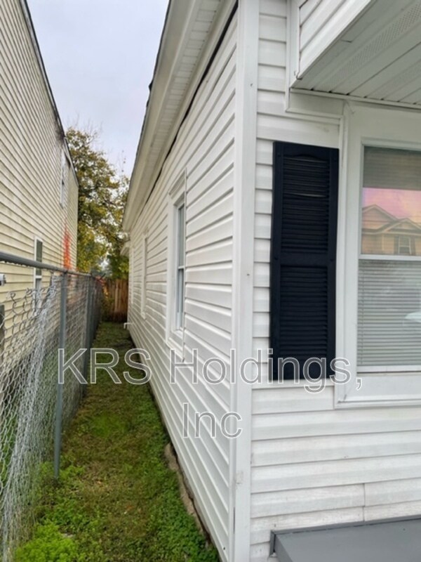 Photo - 1132 Commerce Ave