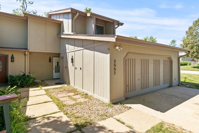 9002 David Cir