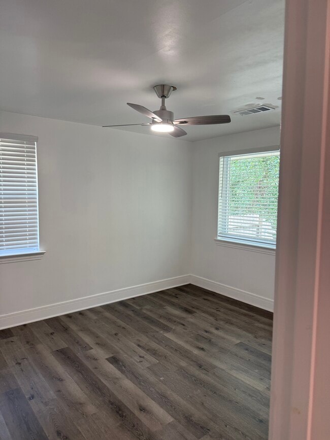 Photo - 961 Eastside Dr SE