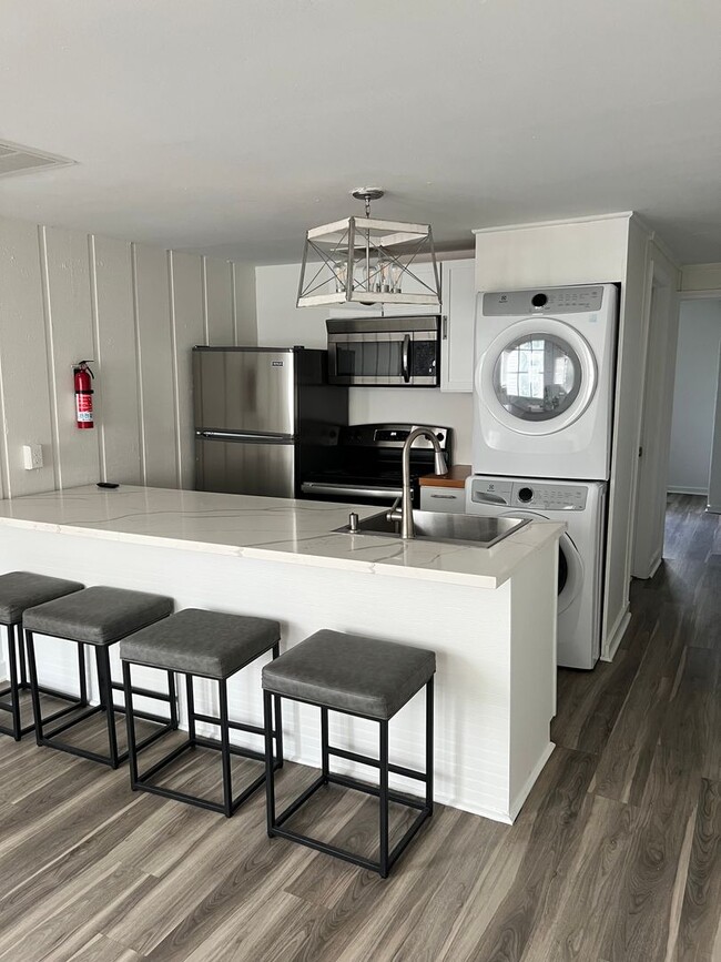 Photo - 2bd/1ba with New Appliances Near Campus Text 510-631-1171