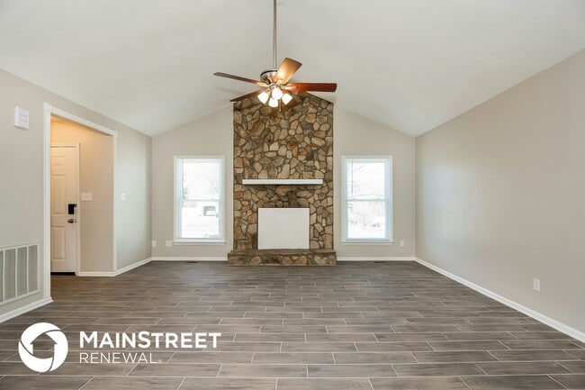 Photo - 124 Shade Tree Ct House