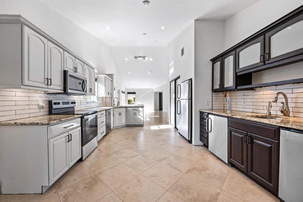 Photo - 11110 SW 9th Pl (Davie, FL)