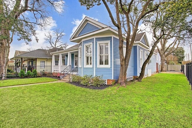 Photo - 1247 Oxford St Casa