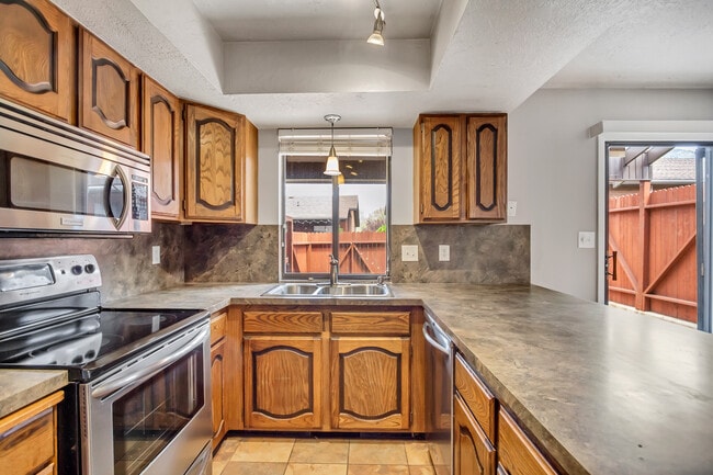 Photo - 1310 E 1990 S