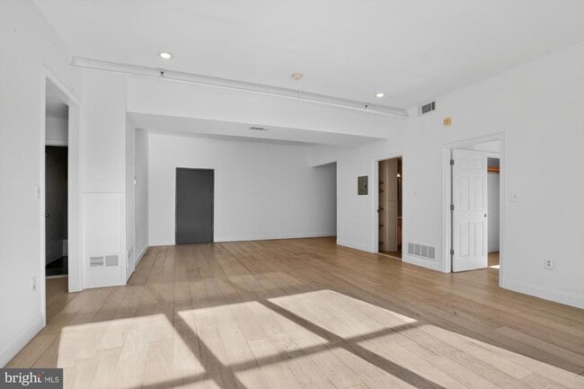 Photo - 301 Spring Garden St Unit 3B