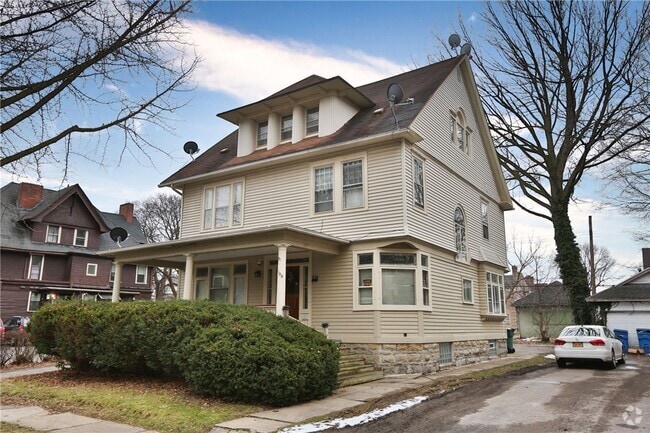Building Photo - 195 Harvard St Rental