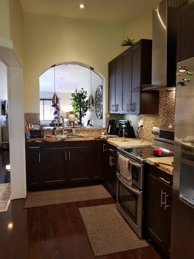 Photo - 930 NE 33rd Ter Unit 202