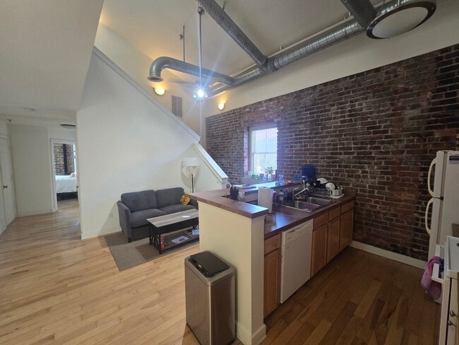 Photo - 302 Goshen St Unidad 201