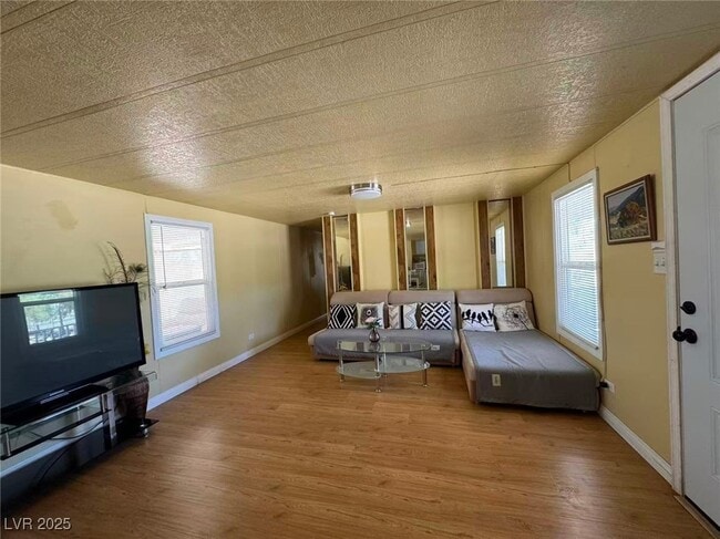 Photo - 551 Piltz Rd