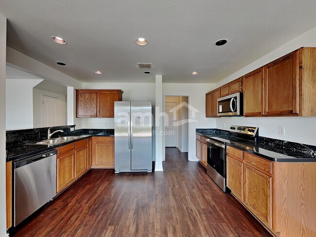 Photo - 904 Sunrise Ln